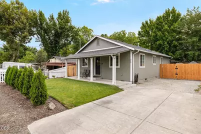 313 Berrydale Avenue, Medford, OR 97501 - Photo 2
