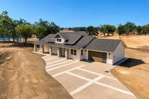 14853 Antioch Rd, White City, OR 97503 - Photo 1