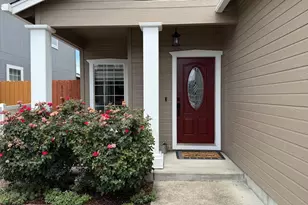 1084 Katie Mae Dr, Medford, OR 97501 - Photo 2