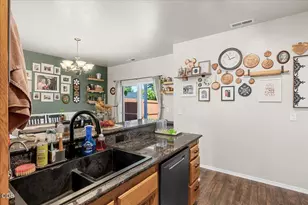 1084 Katie Mae Dr, Medford, OR 97501 - Photo 16