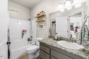 1084 Katie Mae Dr, Medford, OR 97501 - Photo 18