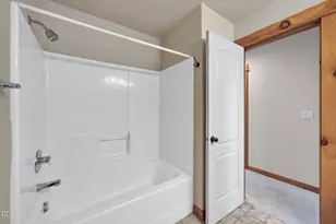 2108 NW Sterling Ave, Redmond, OR 97756 - Photo 22