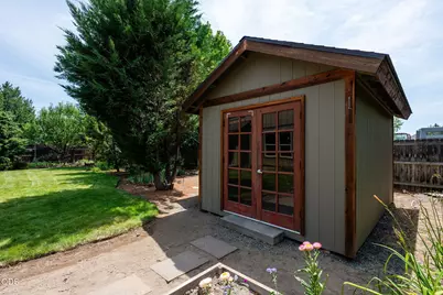 2108 NW Sterling Avenue, Redmond, OR 97756 - Photo 34