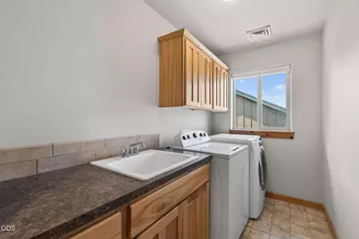 2108 NW Sterling Avenue, Redmond, OR 97756 - Photo 26