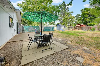 1325 Spring Street, Medford, OR 97504 - Photo 22