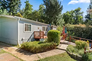6918 Redwood Hwy, Grants Pass, OR 97527 - Photo 20