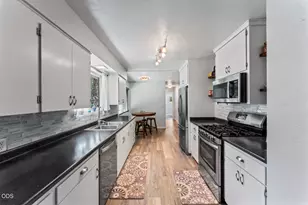 235 Larkin Rd, Grants Pass, OR 97527 - Photo 6