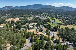 235 Larkin Rd, Grants Pass, OR 97527 - Photo 30