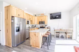 2024 SW Family Ln, Grants Pass, OR 97527 - Photo 12