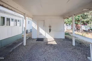22071 Or-62, Shady Cove, OR 97539 - Photo 6
