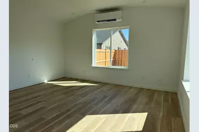 553 NE Mitchell Street, Madras, OR 97741 - Photo 16