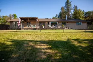 2990 S River Rd, Grants Pass, OR 97527 - Photo 2