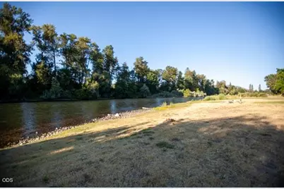 2990 S River Road, Grants Pass, OR 97527 - Photo 22