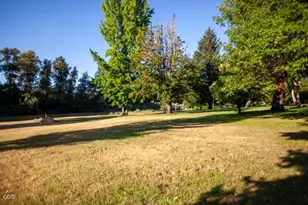 2990 S River Rd, Grants Pass, OR 97527 - Photo 24