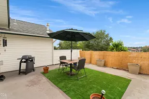 438 NW 19th, Redmond, OR 97756 - Photo 16