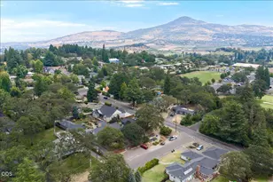 48 Black Oak Dr, Medford, OR 97504 - Photo 40
