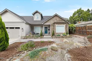 48 Black Oak Dr, Medford, OR 97504 - Photo 4