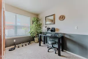 61055 Borden Dr, Bend, OR 97702 - Photo 18
