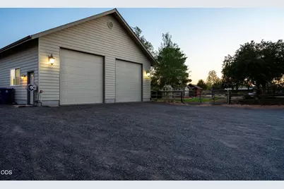 60835 Jennings Road, Bend, OR 97702 - Photo 4