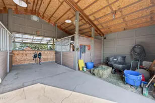 60835 Jennings Rd, Bend, OR 97702 - Photo 42