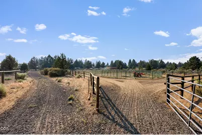 60835 Jennings Road, Bend, OR 97702 - Photo 38