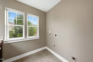 1055 SE Leonel Ln, Bend, OR 97702 - Photo 32