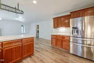 2542 NE Keats Dr, Bend, OR 97701 - Photo 8