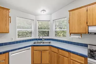 330 Bull Creek Rd, Grants Pass, OR 97527 - Photo 18