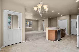 118 N Cottage Ln, Sisters, OR 97759 - Photo 10