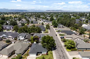 2783 Parkwood Village Ln, Central Point, OR 97502 - Photo 44