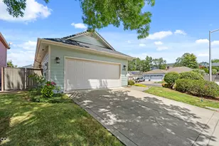 2783 Parkwood Village Ln, Central Point, OR 97502 - Photo 4
