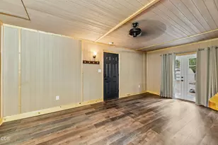 135 Rolling Hills Dr, Grants Pass, OR 97526 - Photo 34