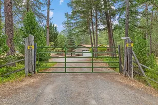 135 Rolling Hills Dr, Grants Pass, OR 97526 - Photo 4