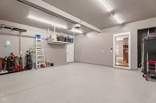21340 NE Evelyn Pl, Bend, OR 97701 - Photo 24
