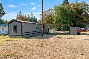 200 Lizzy Ln, Glendale, OR 97442 - Photo 16