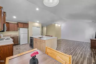 252 Southwest 33rd Drive, Redmond, OR 97756 - Photo 8