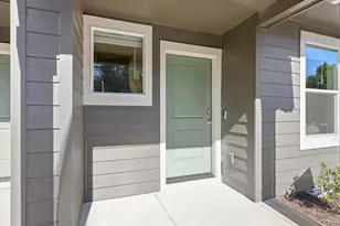 61207 Parrell Rd, Bend, OR 97702 - Photo 2