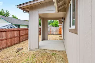 1003 SE Grandview Ave, Grants Pass, OR 97527 - Photo 42