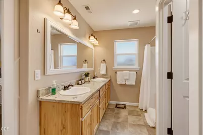 1003 SE Grandview Avenue, Grants Pass, OR 97527 - Photo 22