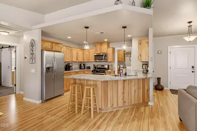1003 SE Grandview Avenue, Grants Pass, OR 97527 - Photo 6