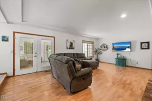 4809 E Evans Creek Rd, Rogue River, OR 97537 - Photo 8