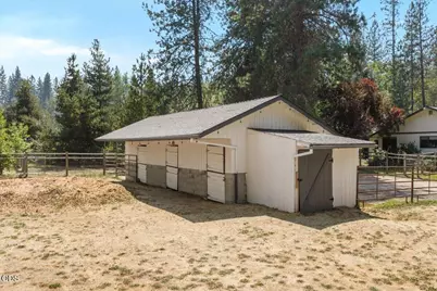 4809 E Evans Creek Road, Rogue River, OR 97537 - Photo 38