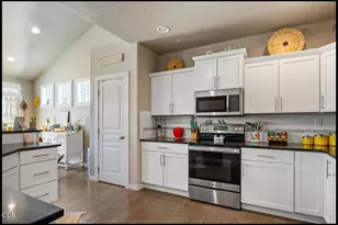 4594 SW Volcano View Way, Redmond, OR 97756 - Photo 14