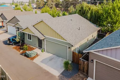 640 SE Reed Market Road, Bend, OR 97702 - Photo 2