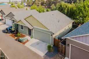 640 SE Reed Market Rd, Bend, OR 97702 - Photo 2