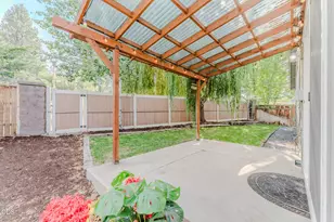 640 SE Reed Market Rd, Bend, OR 97702 - Photo 40