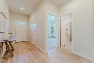640 SE Reed Market Rd, Bend, OR 97702 - Photo 28