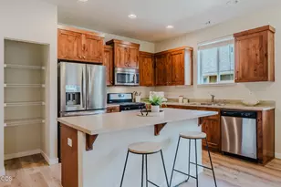 640 SE Reed Market Rd, Bend, OR 97702 - Photo 10