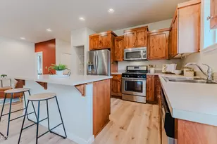 640 SE Reed Market Rd, Bend, OR 97702 - Photo 12