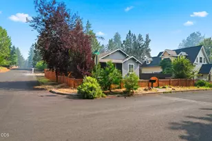 1564 NW Elgin Ave, Bend, OR 97703 - Photo 2